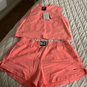 Nike workout 90s vibe set